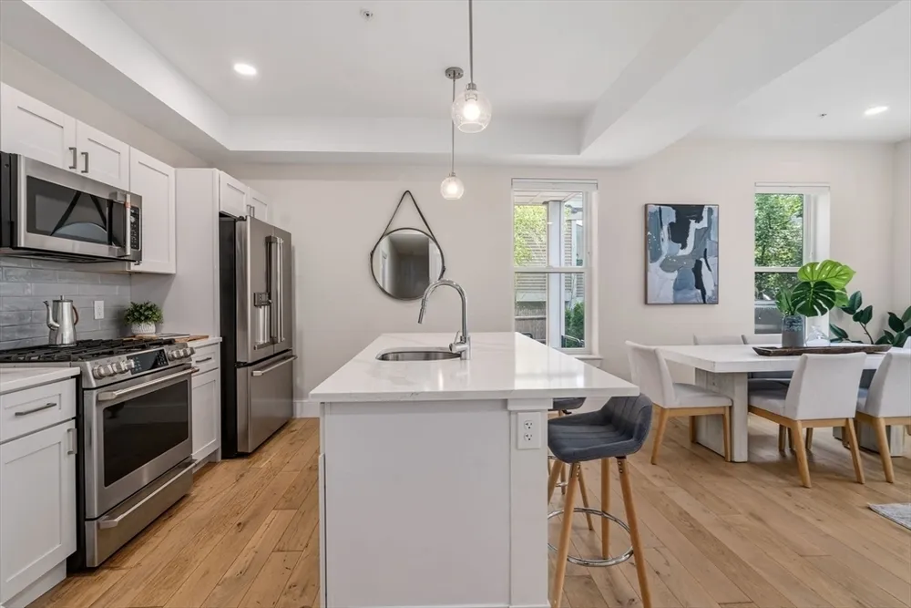 12 Arnold Circle, Cambridge, MA 02139