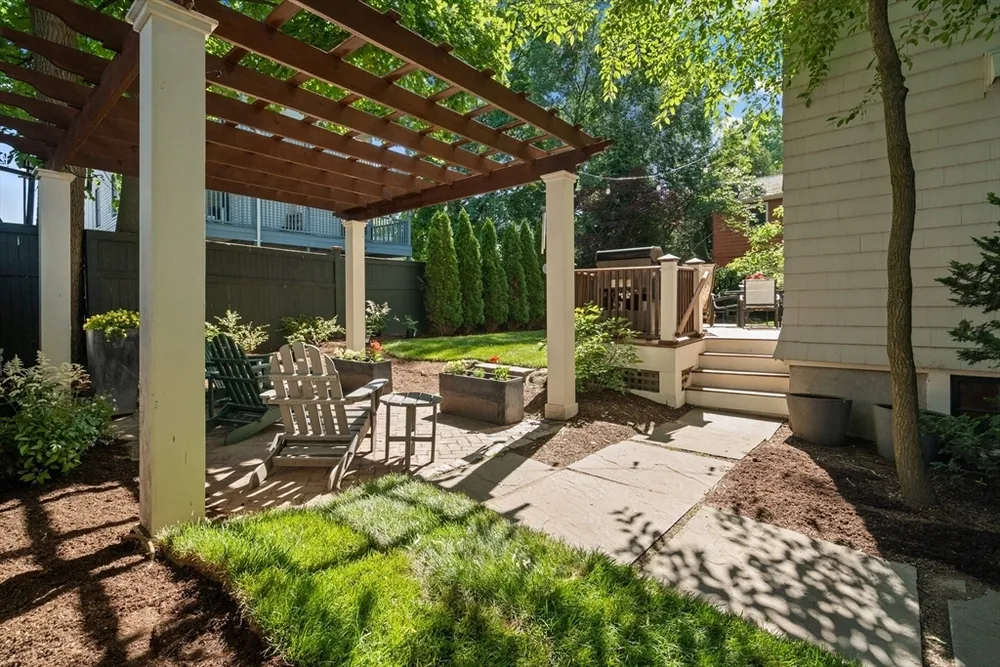 19 Saville St, Cambridge, MA 02138