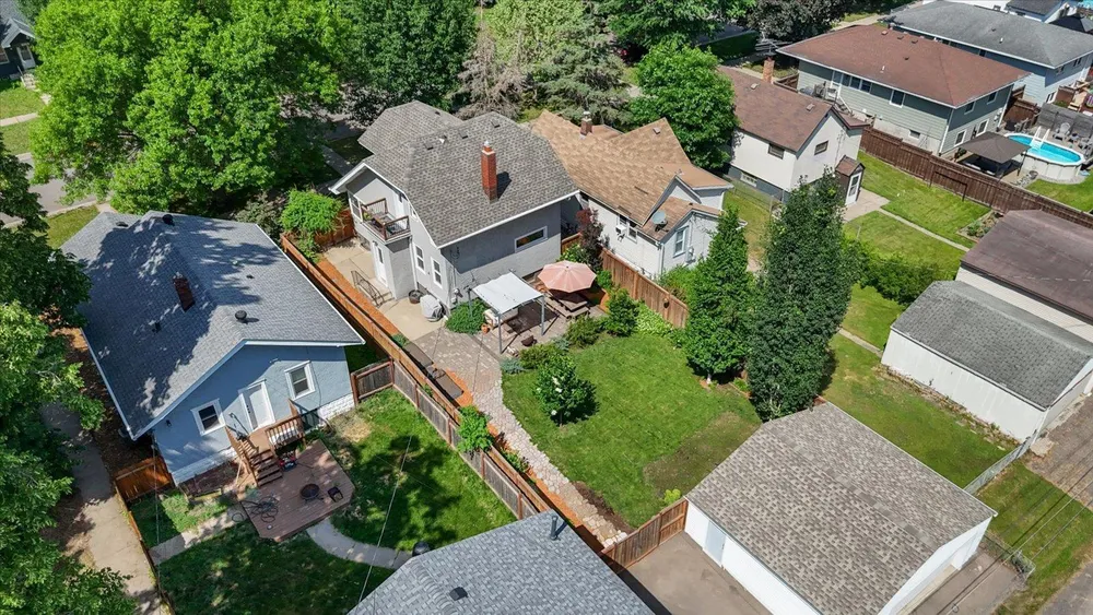 1068 Pleasant Ave, St Paul, MN 55102-3311