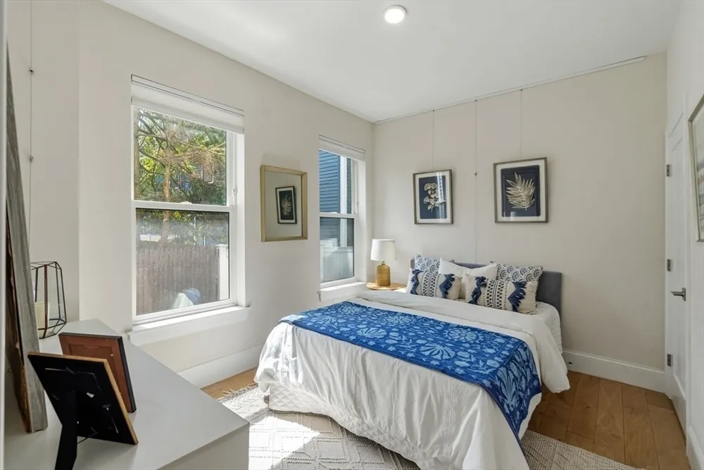 12 Arnold Circle, Cambridge, MA 02139