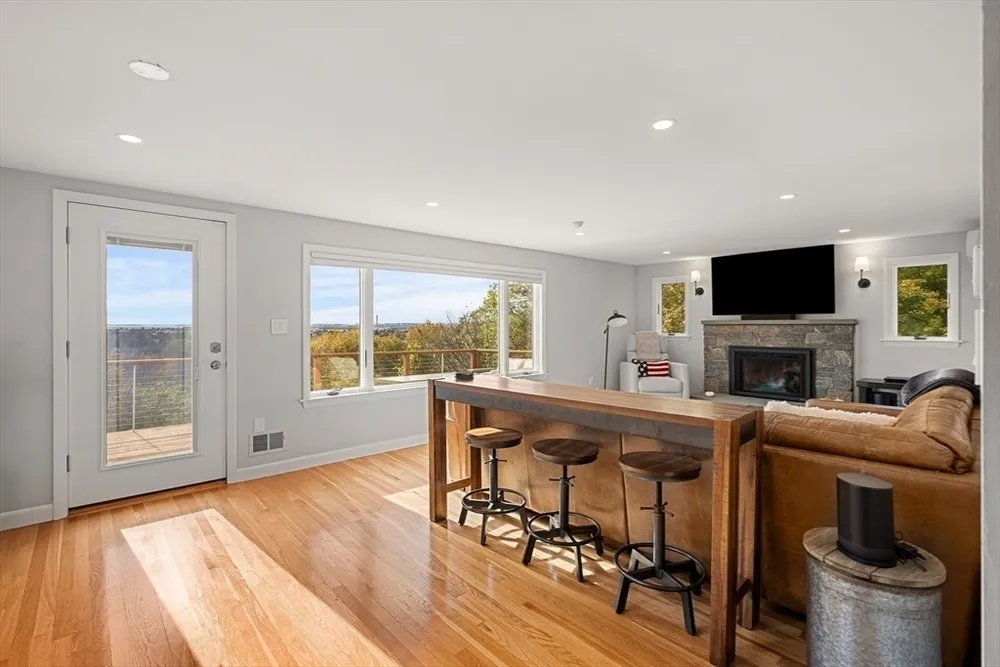 13 Curtis St, Lynn, MA 01905