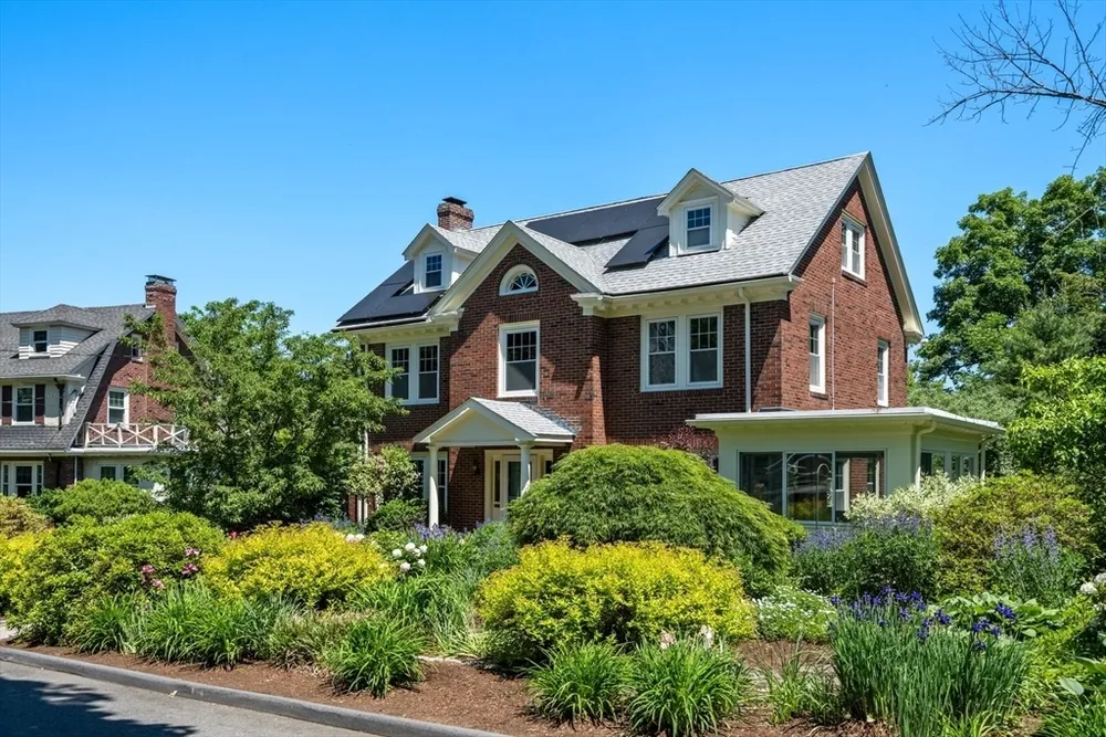 42 Fairmont St, Belmont, MA 02478