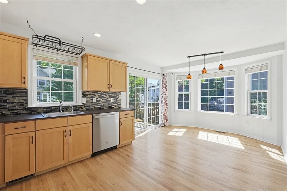 26 Oakwood St, Boston, MA 02136
