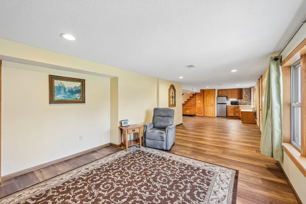 3403 71st St E, Inver Grove Heights, MN 55076