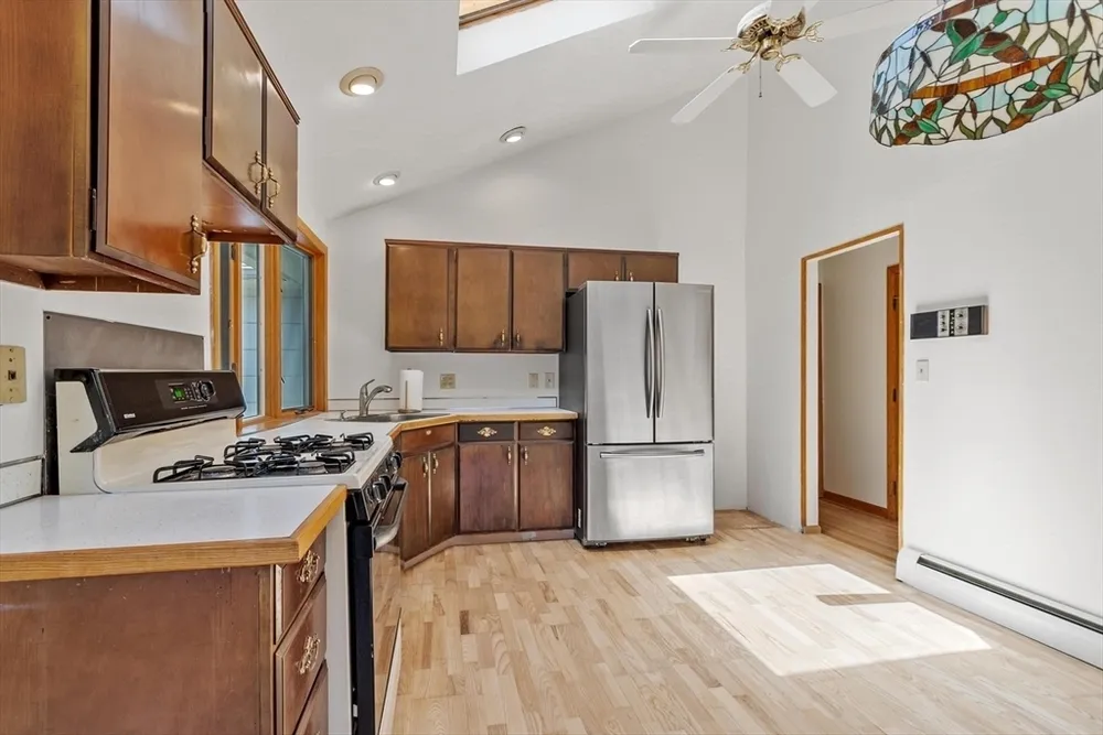 6 Wright Rd, Peabody, MA 01960