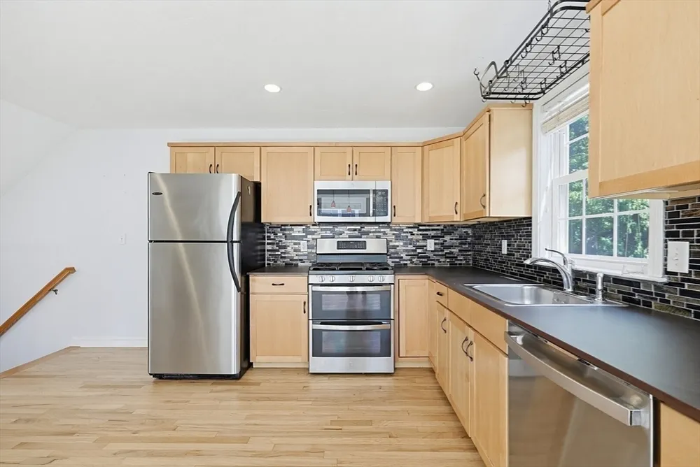 26 Oakwood St, Boston, MA 02136