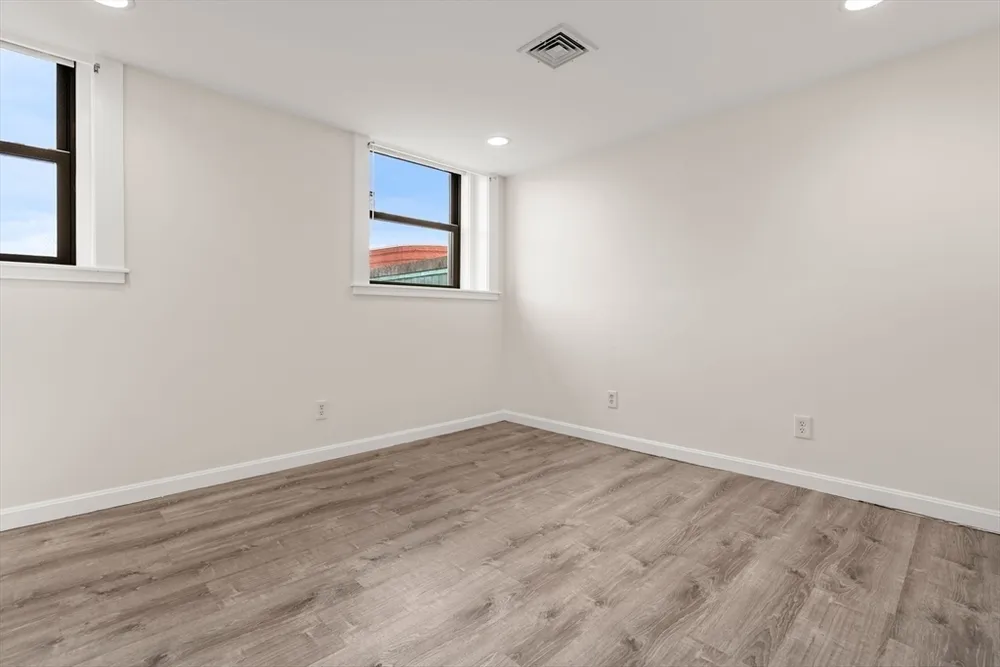 7 Central Square, Lynn, MA 01901
