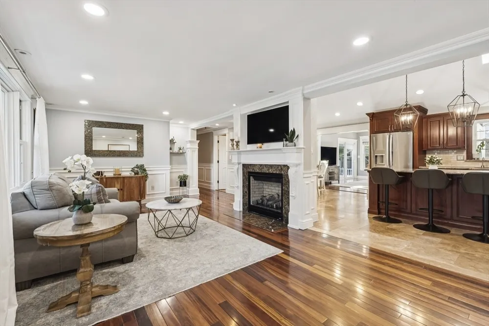 6 Suntaug St, Lynnfield, MA 01940