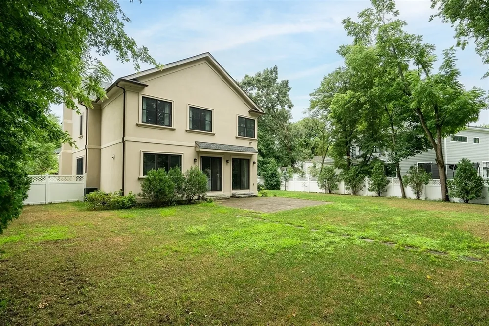 112 Osborne Path, Newton, MA 02459