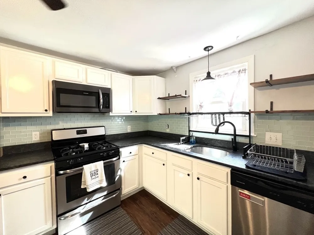 16 Ridge Ave, Lynn, MA 01905