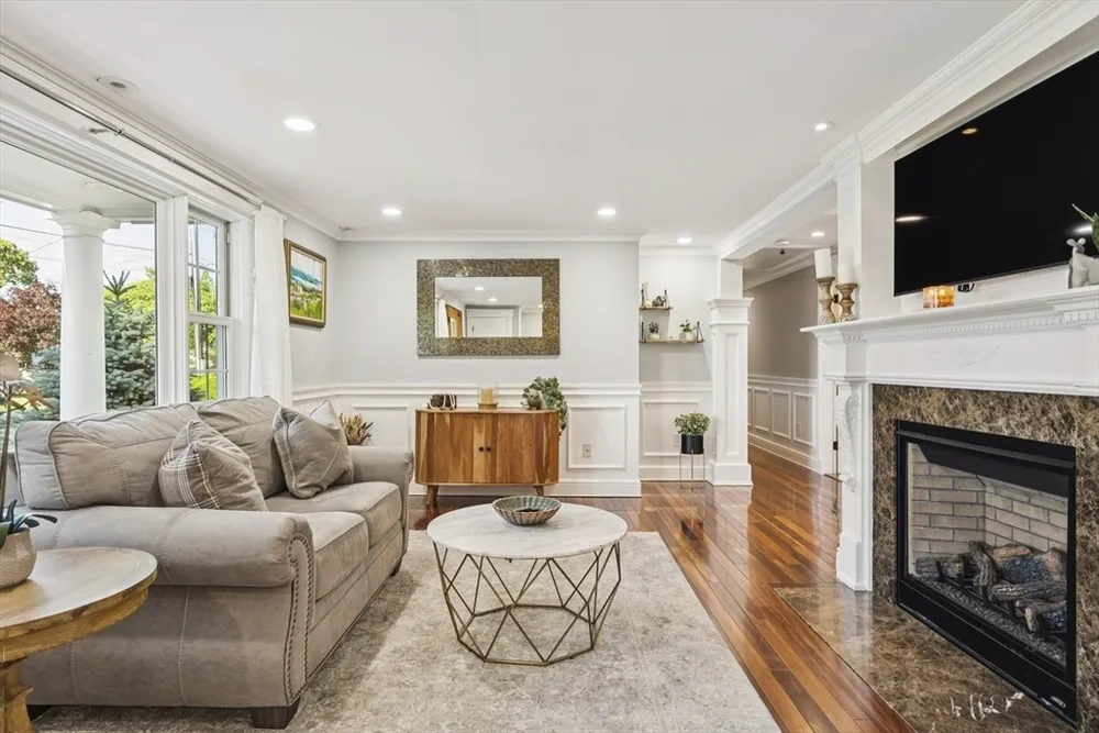6 Suntaug St, Lynnfield, MA 01940