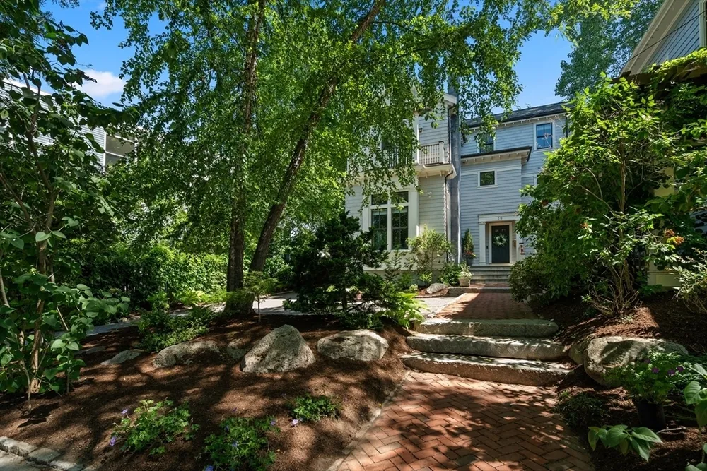 19 Saville St, Cambridge, MA 02138
