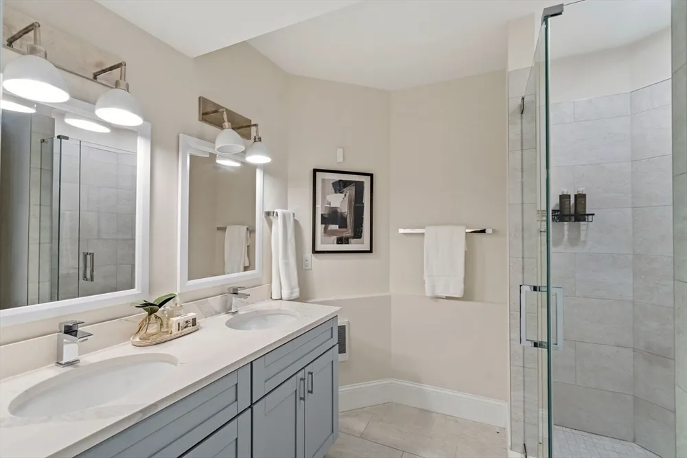 12 Arnold Circle, Cambridge, MA 02139