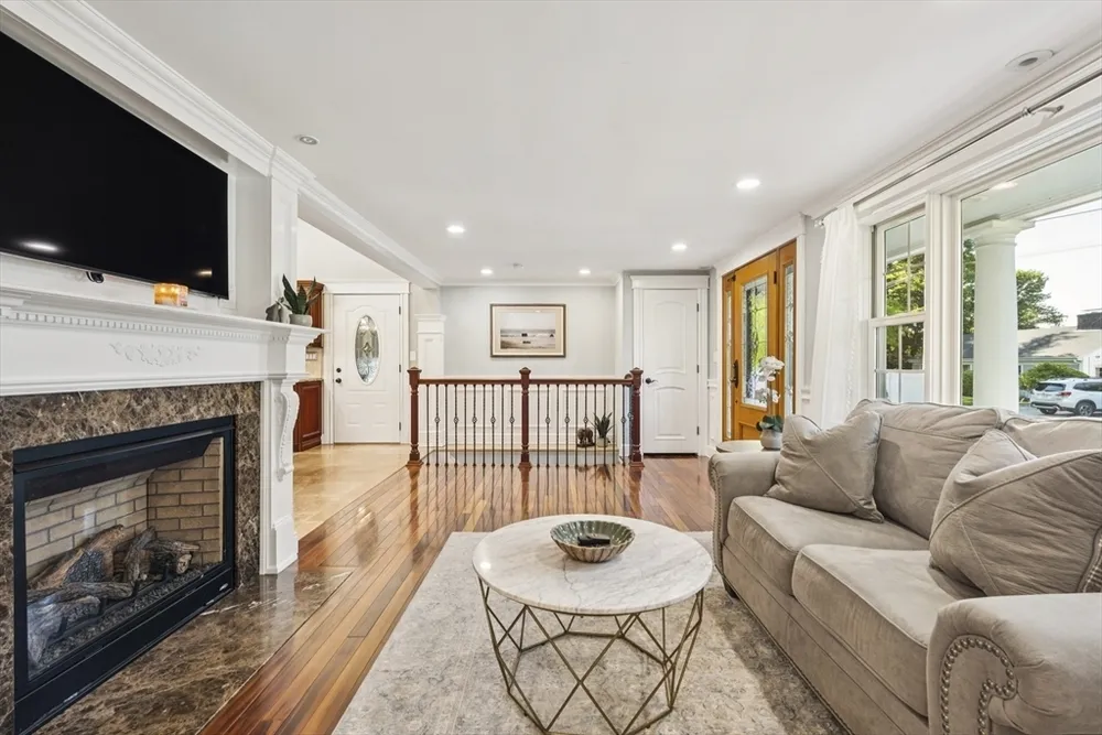 6 Suntaug St, Lynnfield, MA 01940