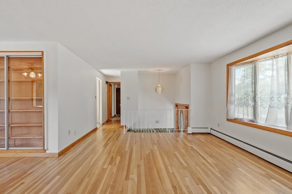 6 Wright Rd, Peabody, MA 01960