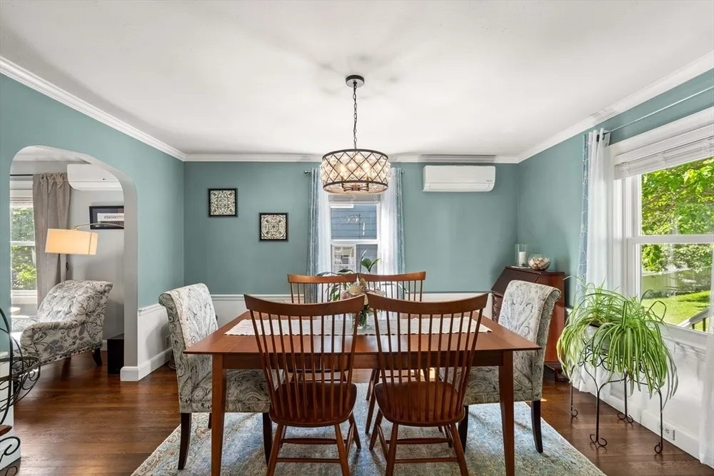 17 Landon Rd, Milton, MA 02186