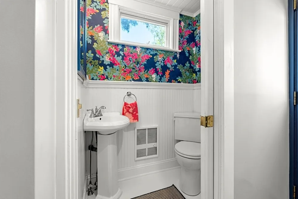 67 Humphrey St, Marblehead, MA 01945