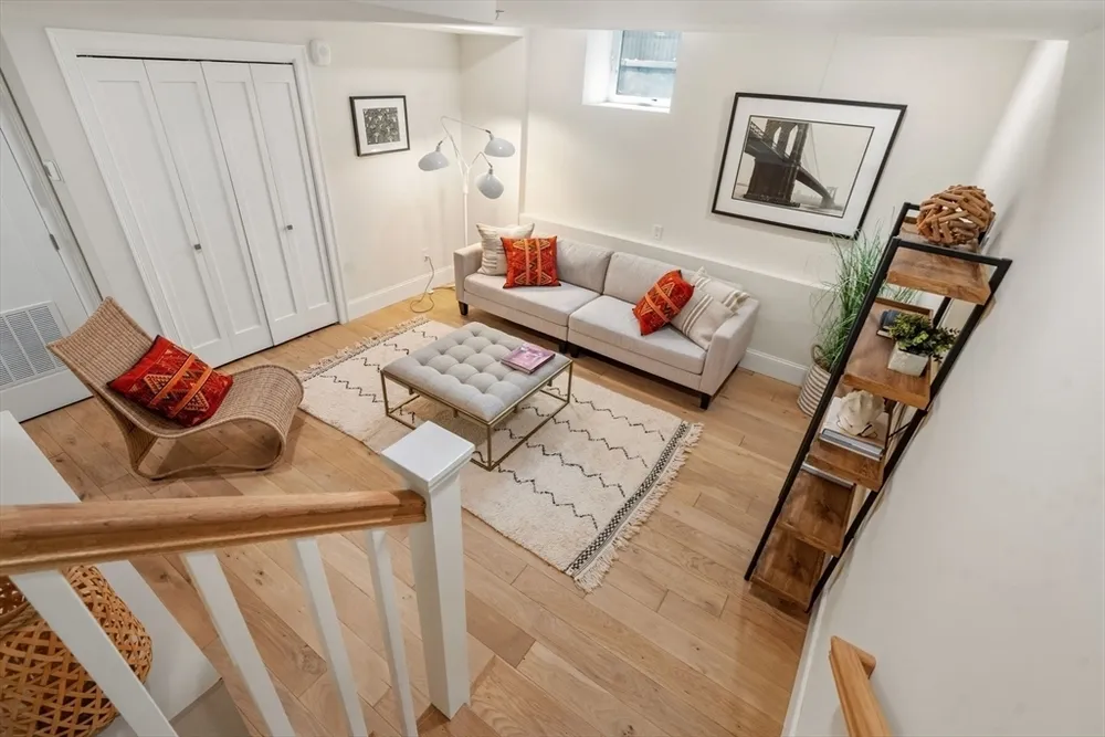 12 Arnold Circle, Cambridge, MA 02139