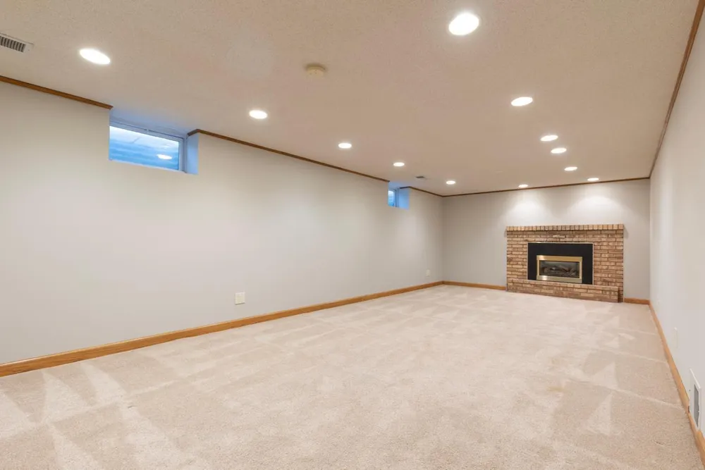 5309 Birchcrest Dr, Edina, MN 55436