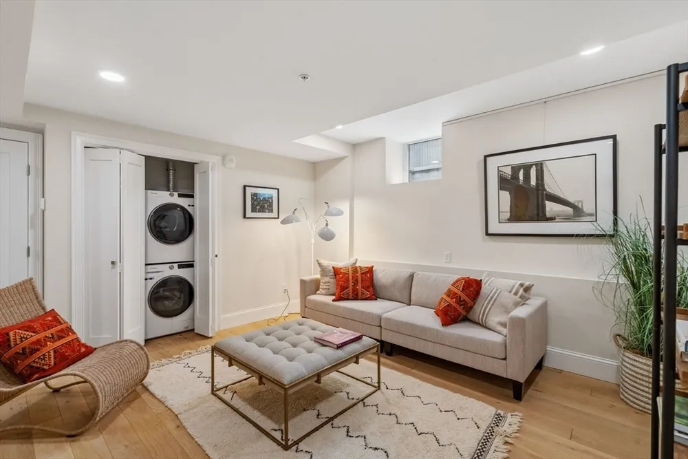 12 Arnold Circle, Cambridge, MA 02139