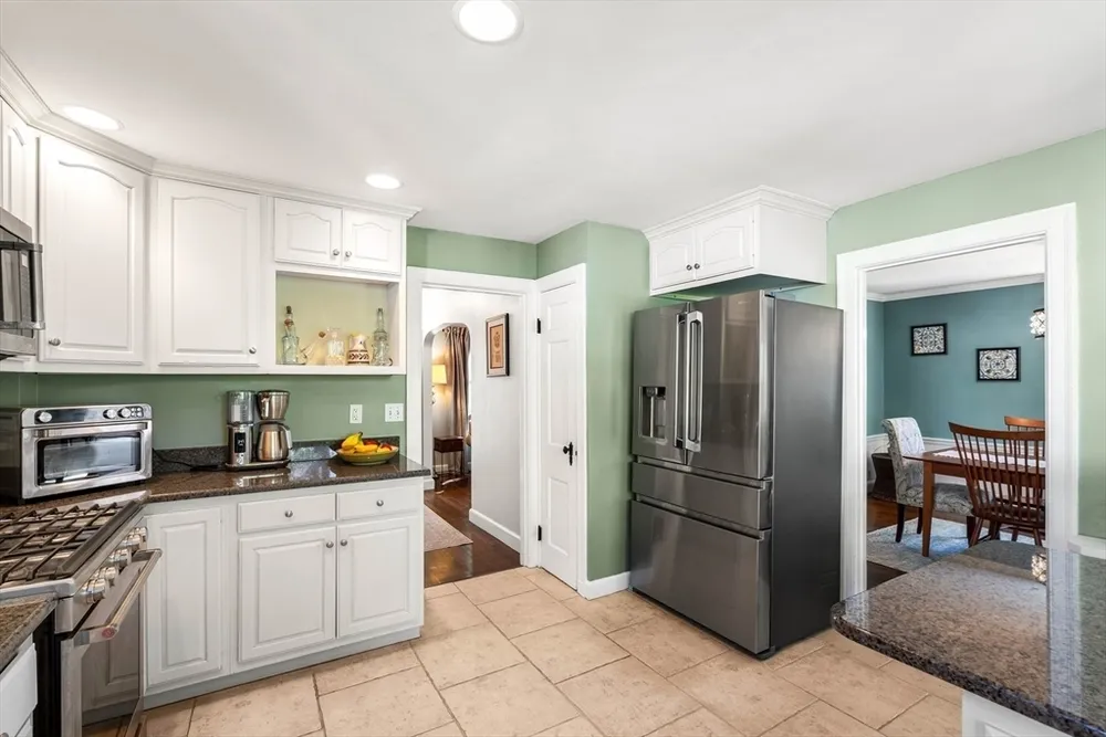 17 Landon Rd, Milton, MA 02186