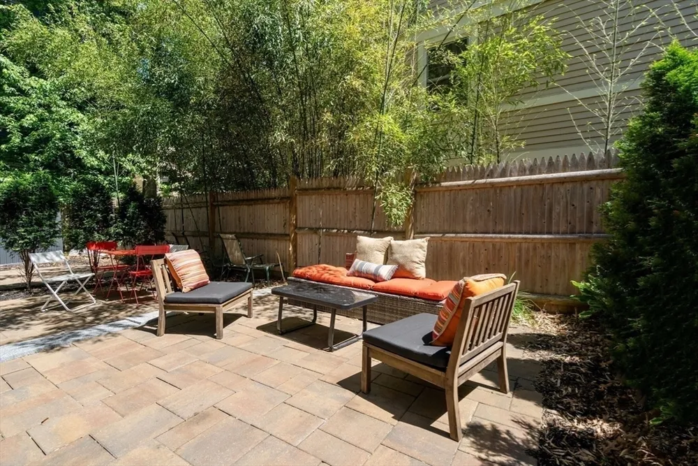12 Arnold Circle, Cambridge, MA 02139