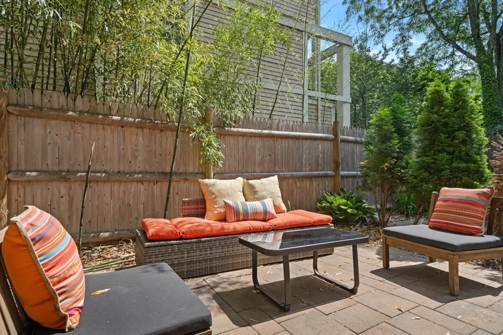 12 Arnold Circle, Cambridge, MA 02139