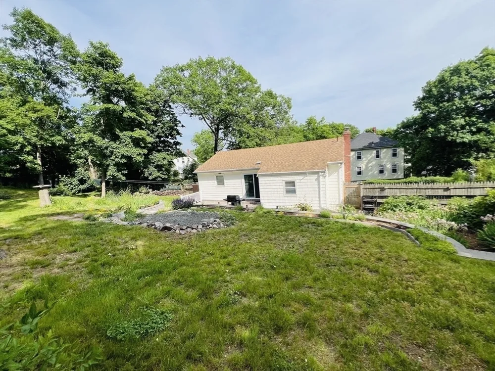 16 Ridge Ave, Lynn, MA 01905