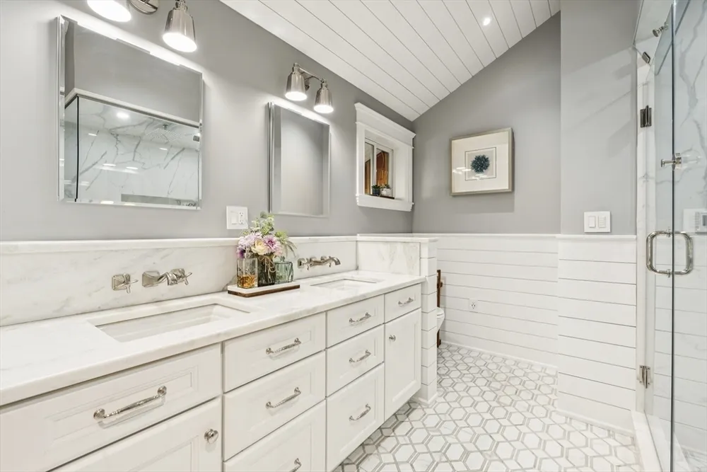 6 Suntaug St, Lynnfield, MA 01940