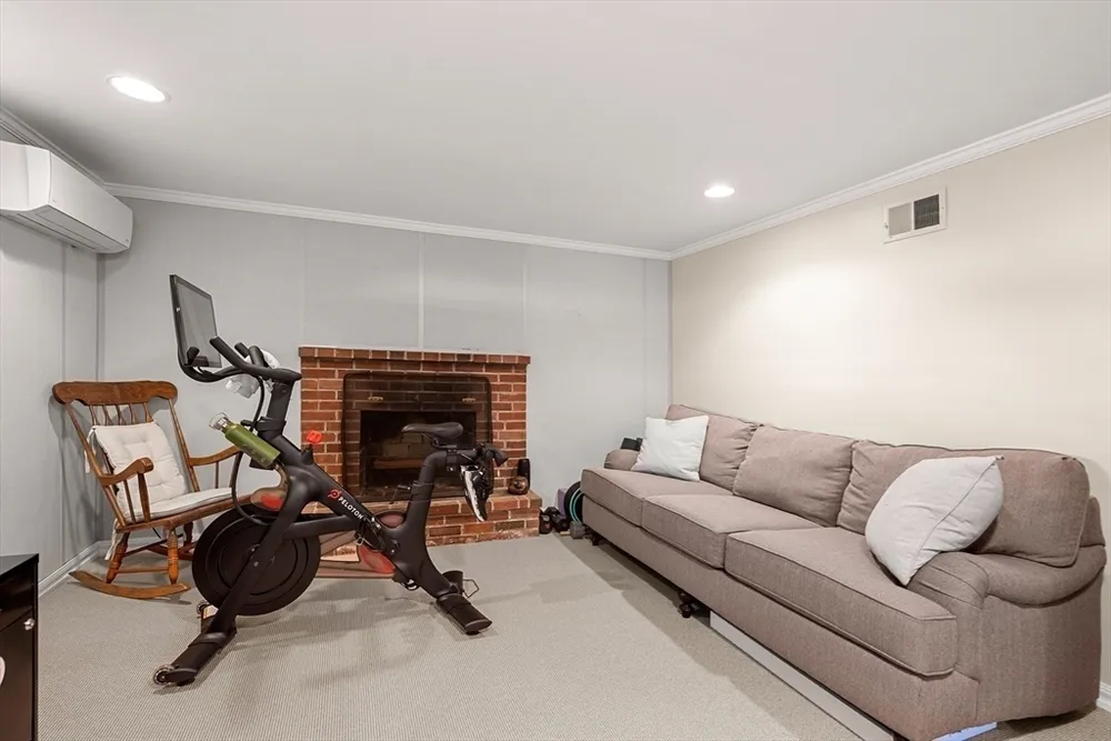 13 Curtis St, Lynn, MA 01905
