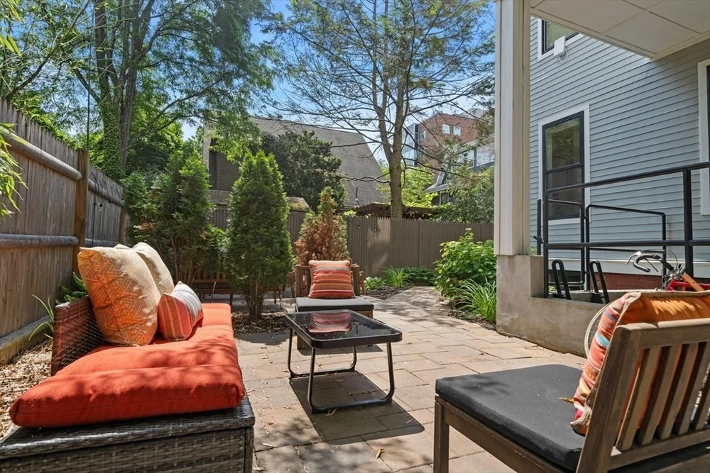 12 Arnold Circle, Cambridge, MA 02139
