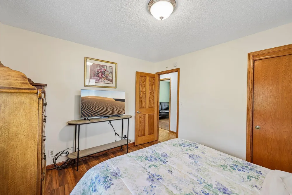 3403 71st St E, Inver Grove Heights, MN 55076