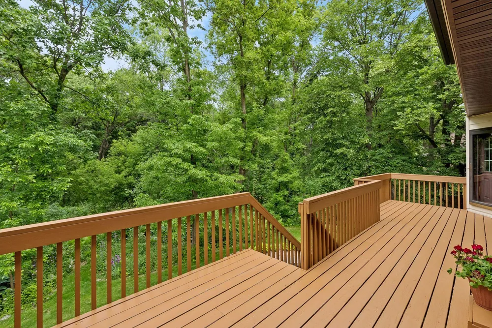 13673 Duluth Dr, Apple Valley, MN 55124