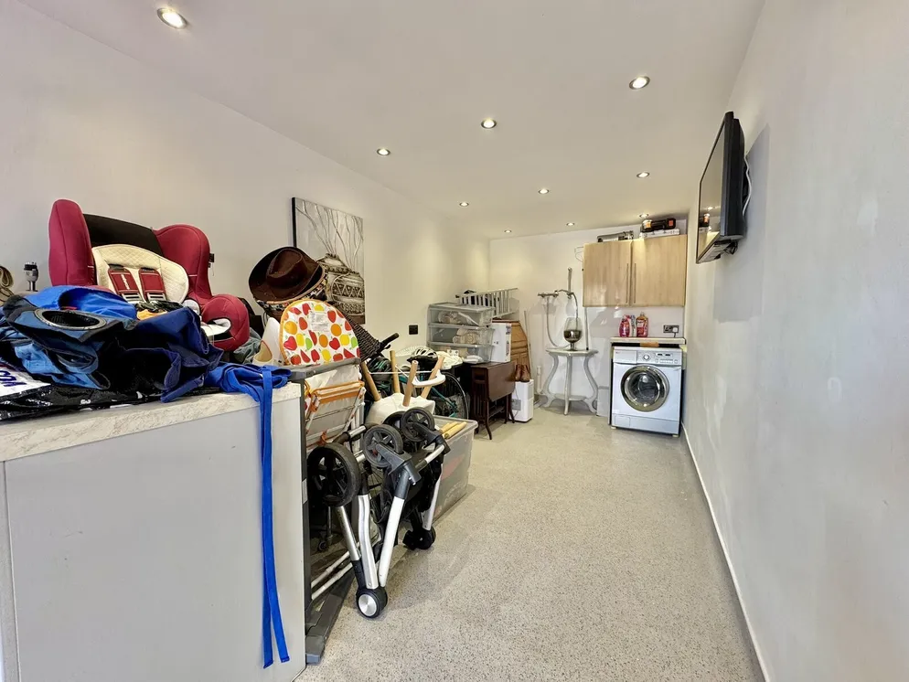 Property carousel item 20