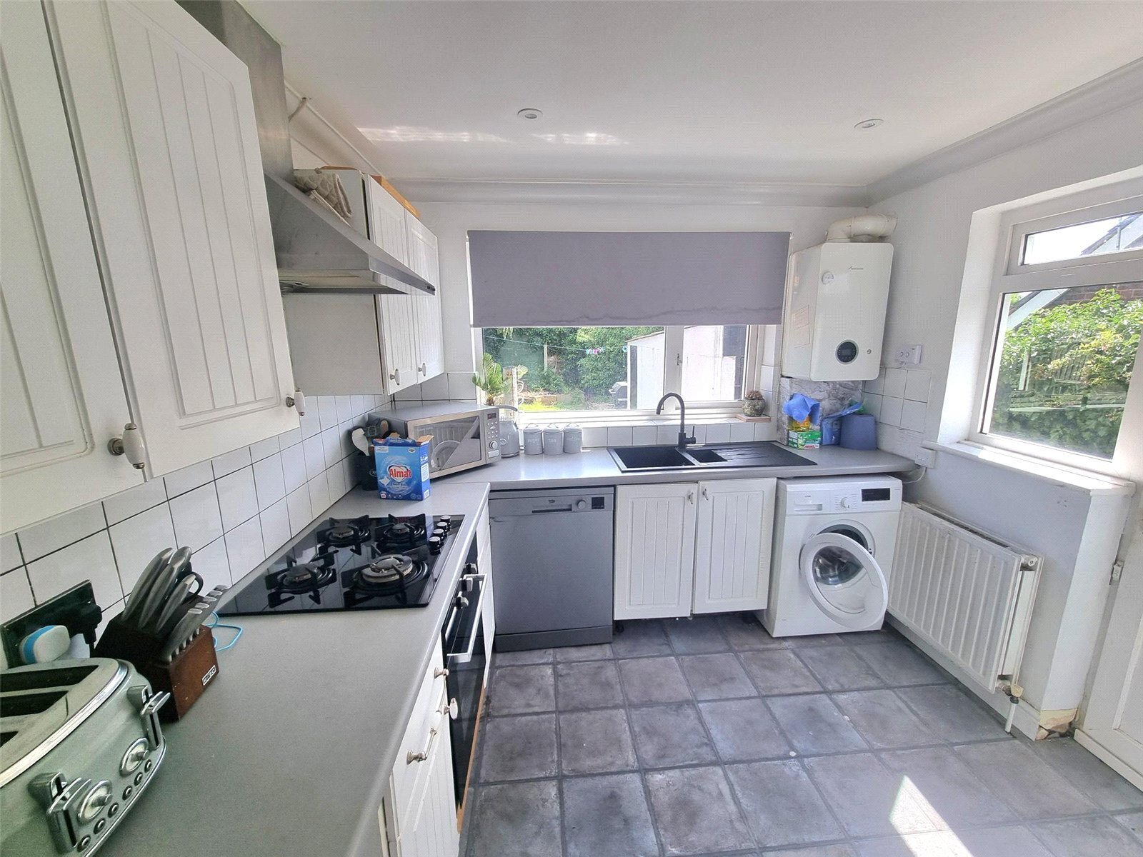 Kendal Close, Hullbridge, Hockley, Essex, SS5 Image 4