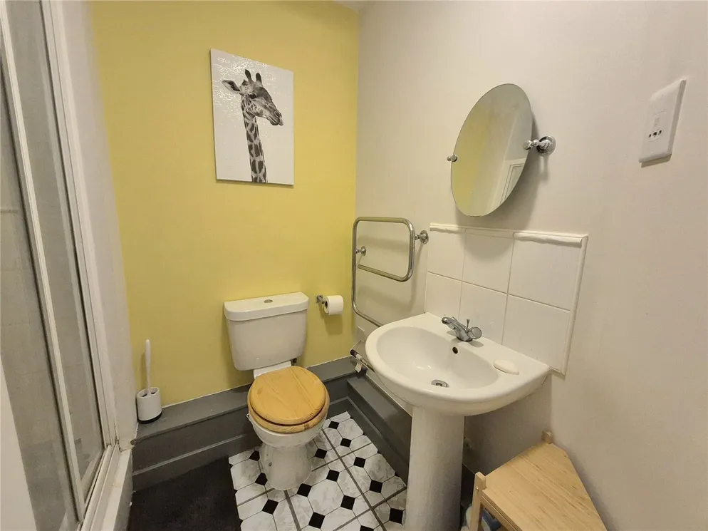 Property carousel item 5