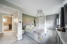 Cranbrook Drive, Esher, KT10 photo 10