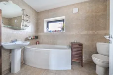 Cranbrook Drive, Esher, KT10 photo 12