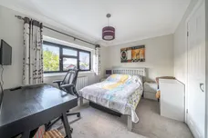 Cranbrook Drive, Esher, KT10 photo 13