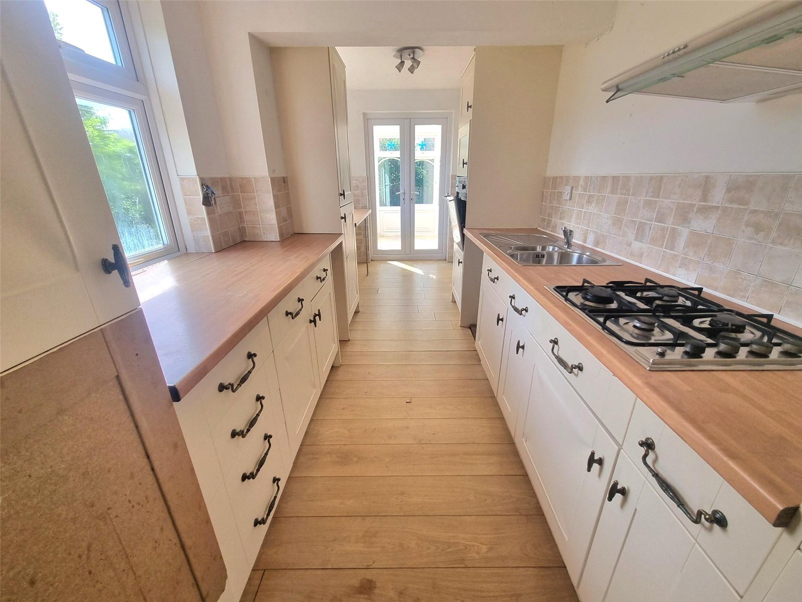 Clyde Crescent, Rayleigh, Essex, SS6 Image 4
