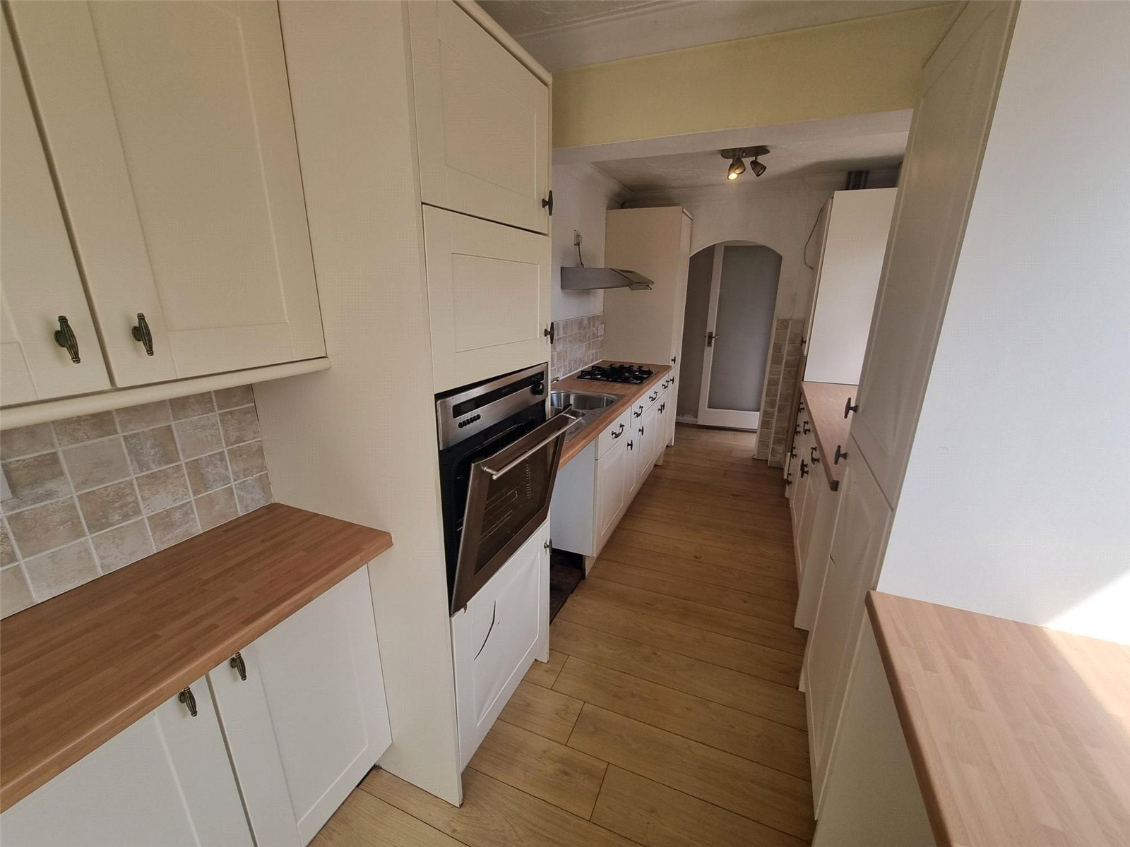 Clyde Crescent, Rayleigh, Essex, SS6 Image 5