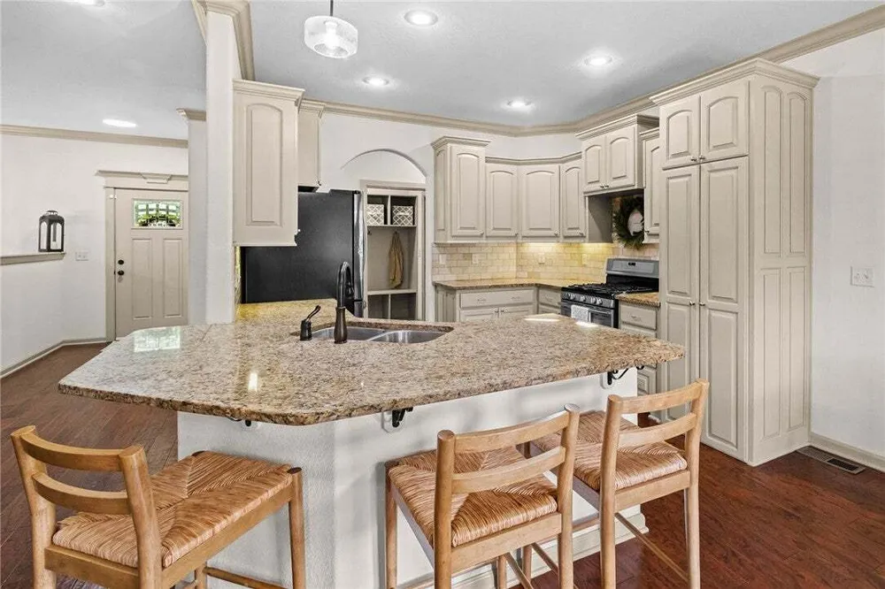 25 Halifax Ln, Bella Vista, AR 72714