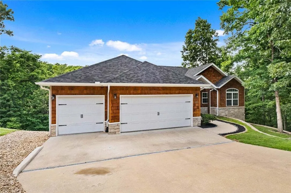 25 Halifax Ln, Bella Vista, AR 72714