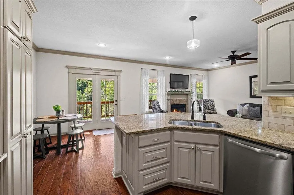 25 Halifax Ln, Bella Vista, AR 72714