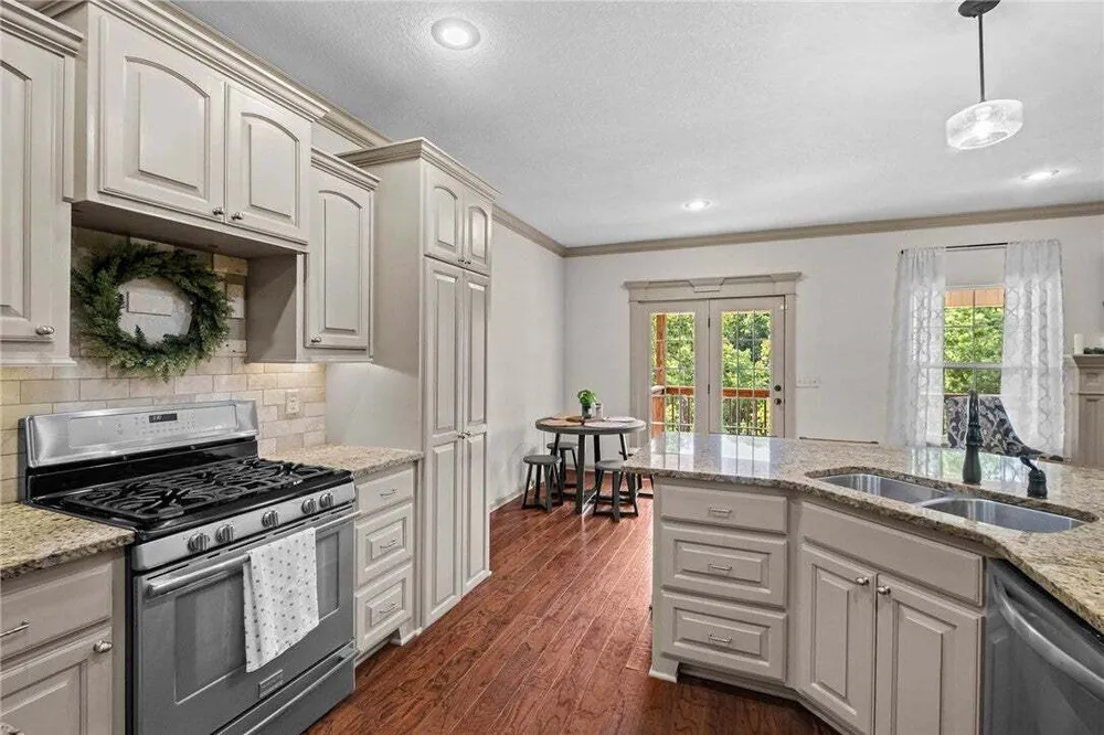 25 Halifax Ln, Bella Vista, AR 72714