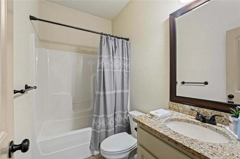 25 Halifax Ln, Bella Vista, AR 72714