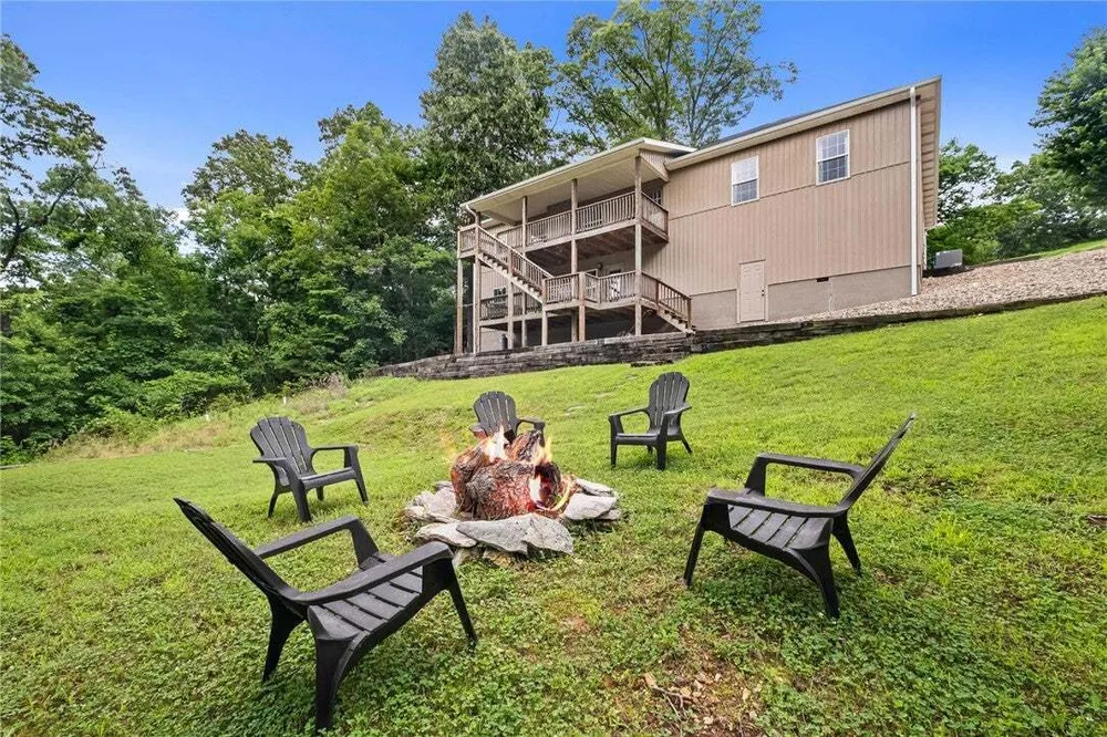 25 Halifax Ln, Bella Vista, AR 72714