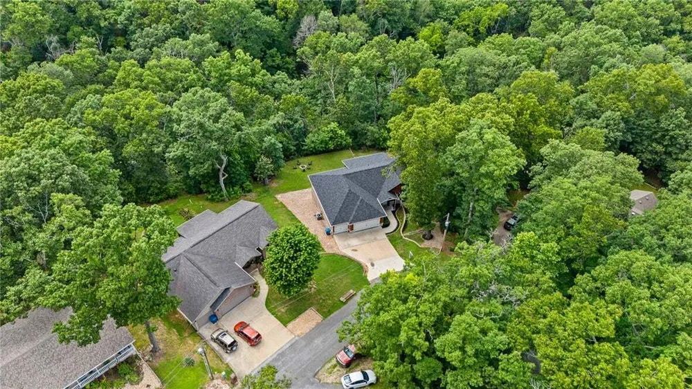 25 Halifax Ln, Bella Vista, AR 72714