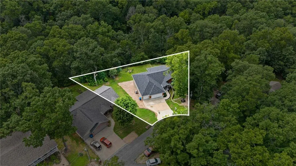 25 Halifax Ln, Bella Vista, AR 72714