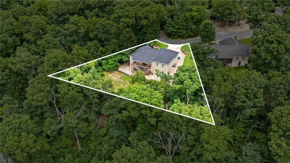 25 Halifax Ln, Bella Vista, AR 72714